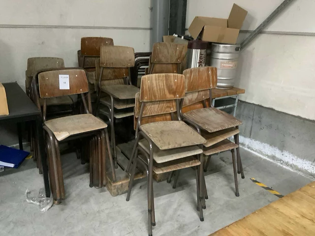 Partij kantinestoelen - afbeelding 1 van  2