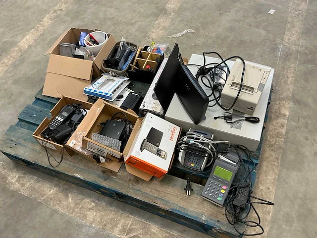 Partij kantoorbenodigdheden - afbeelding 1 van  9