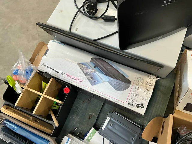 Partij kantoorbenodigdheden - afbeelding 5 van  9