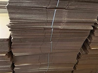 Partij kartonnen dozen l39xb26xh30cm - afbeelding 2 van  2