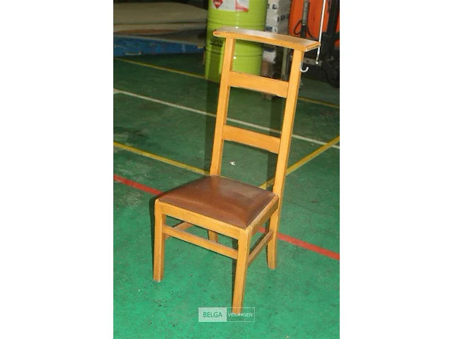 Partij kerkstoelen - afbeelding 2 van  6