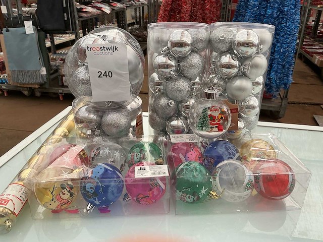 Partij kerstballen. - afbeelding 1 van  1