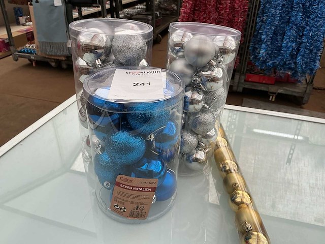 Partij kerstballen. - afbeelding 1 van  1