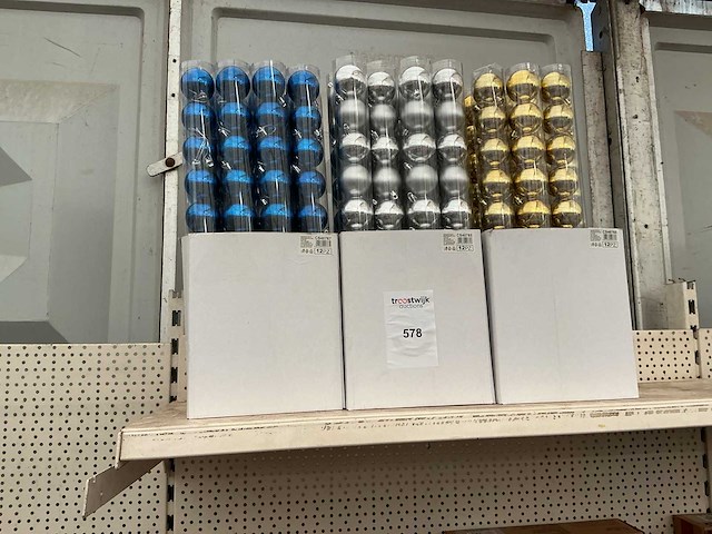 Partij kerstballen. - afbeelding 1 van  1