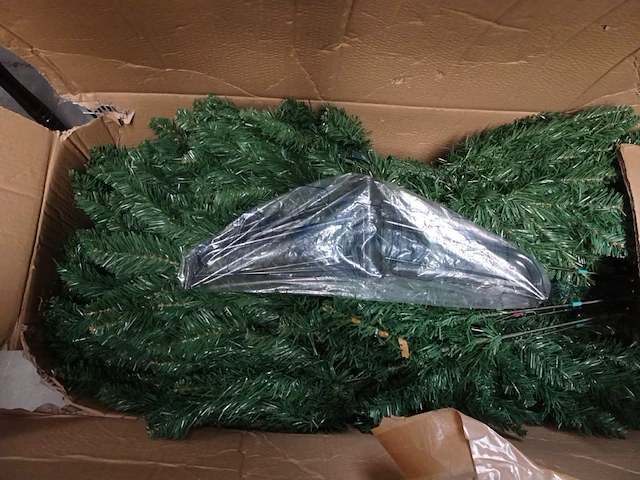 Partij kerstdecoratie + kerstboom - afbeelding 1 van  9