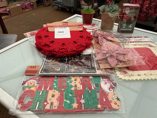 Partij kerstdecoratie. - afbeelding 1 van  1