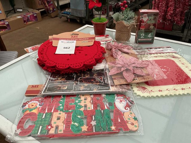 Partij kerstdecoratie. - afbeelding 1 van  1