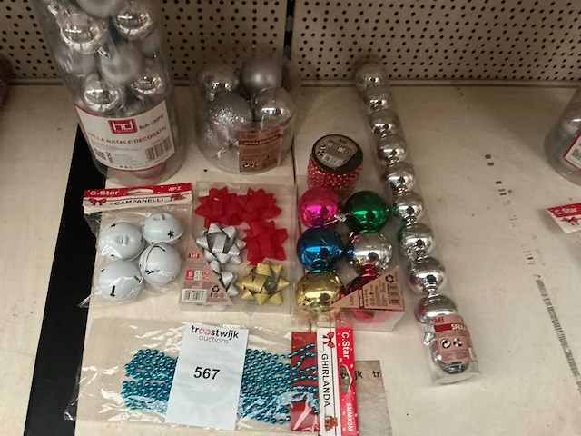 Partij kerstdecoratie. - afbeelding 1 van  1