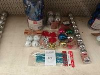 Partij kerstdecoratie. - afbeelding 1 van  1