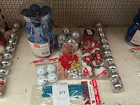 Partij kerstdecoratie. - afbeelding 1 van  1