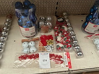 Partij kerstdecoratie. - afbeelding 1 van  1