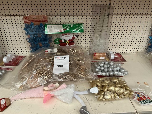 Partij kerstdecoratie. - afbeelding 1 van  1