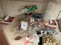 Partij kerstdecoratie. - afbeelding 1 van  1