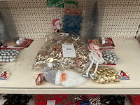 Partij kerstdecoratie. - afbeelding 1 van  1