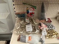 Partij kerstdecoratie. - afbeelding 1 van  1