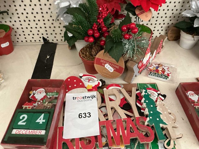 Partij kerstdecoratie. - afbeelding 1 van  1