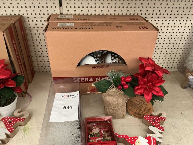 Partij kerstdecoratie. - afbeelding 1 van  1