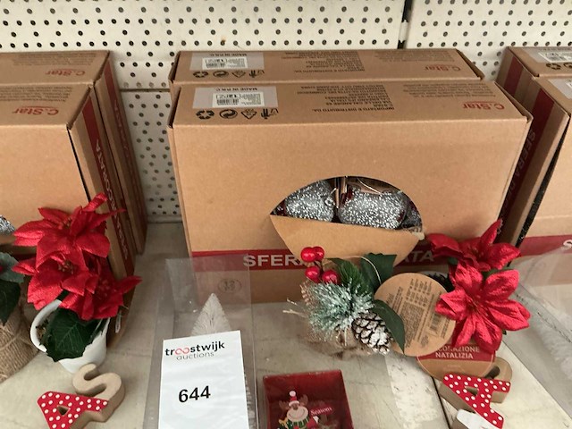 Partij kerstdecoratie. - afbeelding 1 van  1