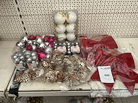 Partij kerstdecoratie. - afbeelding 1 van  1