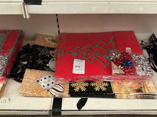 Partij kerst,draagtassen+decoratie. - afbeelding 1 van  1