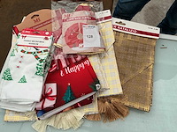 Partij kerstlinne. - afbeelding 1 van  1