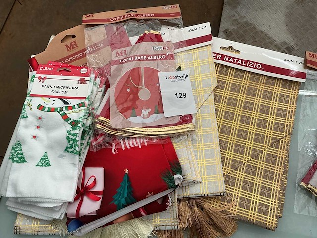 Partij kerstlinne. - afbeelding 1 van  1