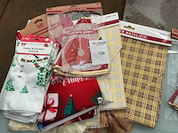 Partij kerstlinne. - afbeelding 1 van  1