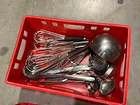 Partij keukenbenodigdheden, inclusief kratten. - afbeelding 5 van  5