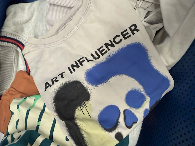 Partij kinderkledij - afbeelding 10 van  18