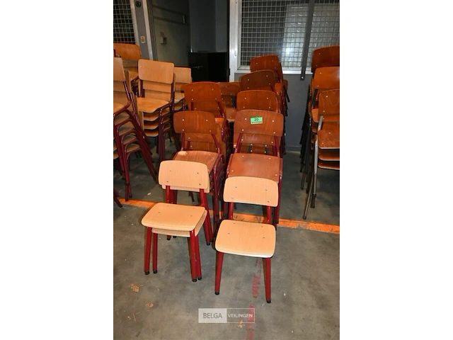 Partij kinderstapelstoelen - afbeelding 1 van  6