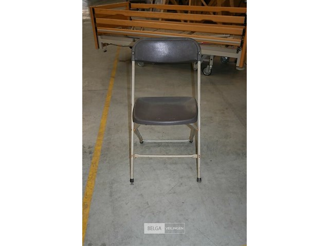 Partij klapstoelen + 2 metalen karren - afbeelding 5 van  6