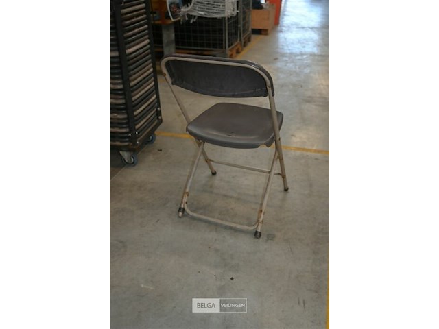 Partij klapstoelen + 2 metalen karren - afbeelding 6 van  6