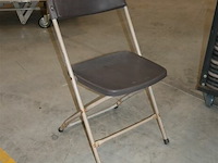 Partij klapstoelen + 2 metalen karren - afbeelding 4 van  6