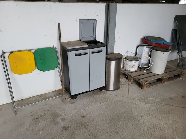 Partij klein gereedschap en tuinonderhoud - afbeelding 2 van  15