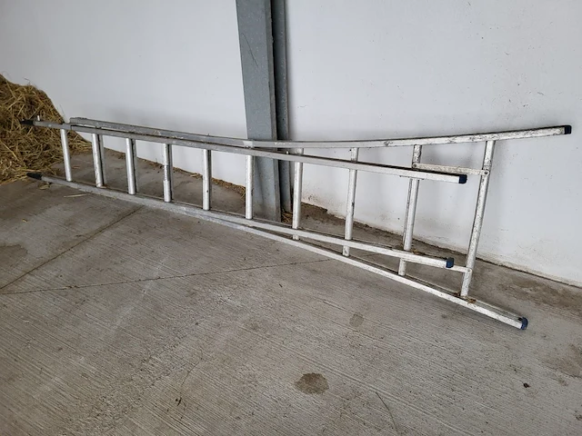Partij klein gereedschap en tuinonderhoud - afbeelding 3 van  15