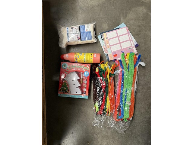 Partij knutselgerief - afbeelding 1 van  2