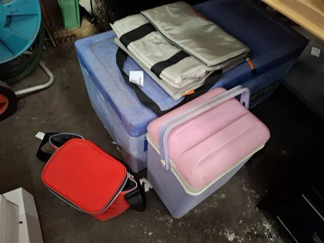Partij koelboxen - afbeelding 1 van  1
