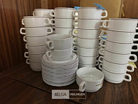 Partij koffie kopjes en schotel - afbeelding 1 van  3