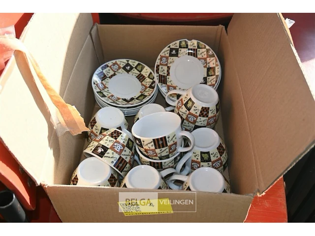 Partij koffietassen en ondertassen - afbeelding 1 van  4