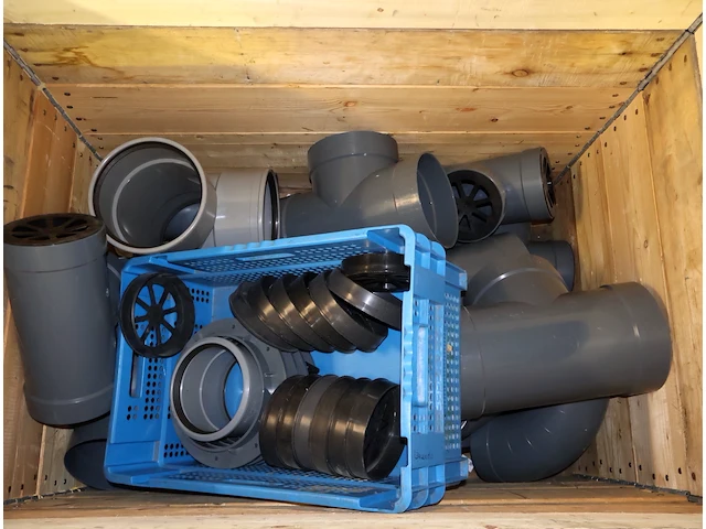 Partij koppelstukken sanitair - afbeelding 1 van  4