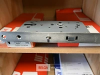 Partij korte sloten voor houten deuren incl rek - afbeelding 2 van  3