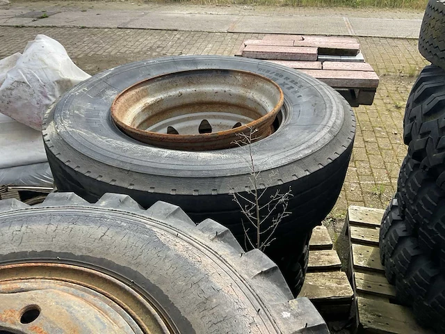 Partij kraanbanden - afbeelding 3 van  8