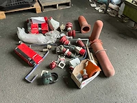 Partij krachtstroom-installatiemateriaal - afbeelding 1 van  8