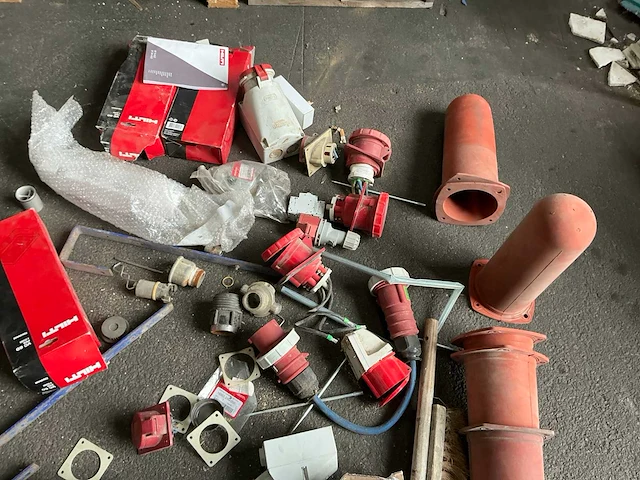 Partij krachtstroom-installatiemateriaal - afbeelding 4 van  8