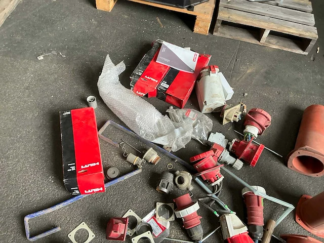 Partij krachtstroom-installatiemateriaal - afbeelding 5 van  8