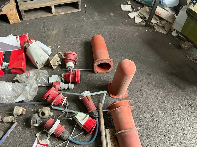 Partij krachtstroom-installatiemateriaal - afbeelding 6 van  8