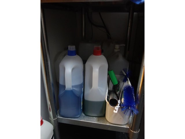 Partij kuisgereedschap + producten - afbeelding 4 van  4