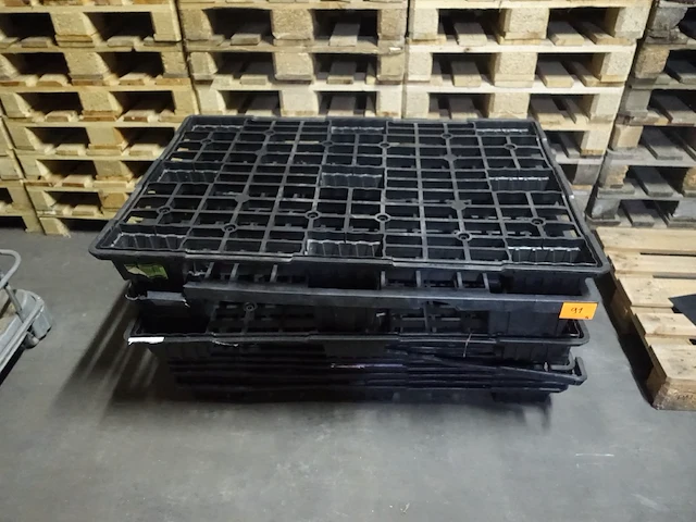 Partij kunstof palletten - afbeelding 2 van  3