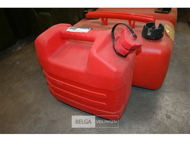 Partij kunststof brandstoftanks - afbeelding 2 van  5