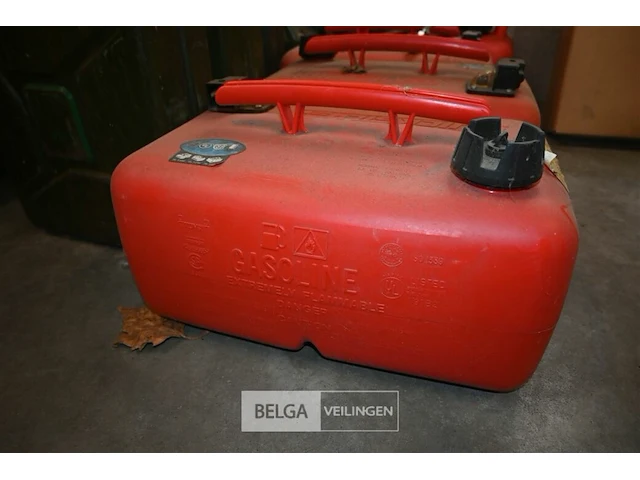 Partij kunststof brandstoftanks - afbeelding 3 van  5